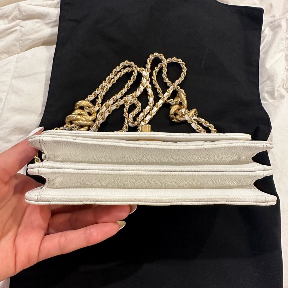 CHANEL White Quilted Clutch with Gold Chain - Picture 8 of 11